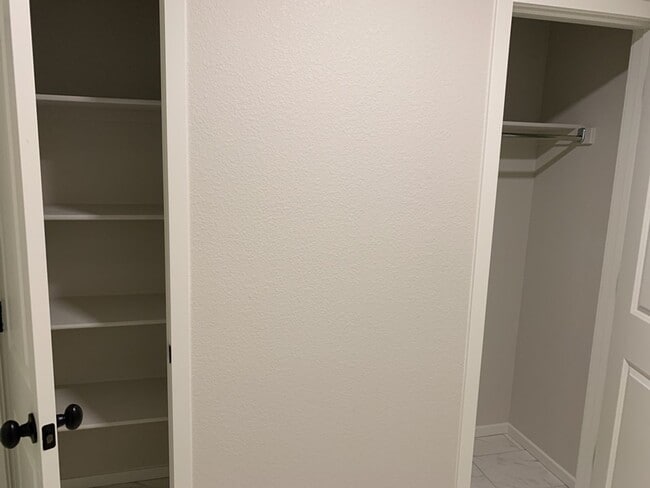 Building Photo - Exquisite 4 Bed 2.5 Bath Single Family Home with 3-car garage