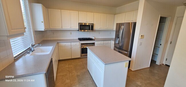 Building Photo - CARMEL VALLEY / SAN DIEGO - Torrey Hills Nice 4 Bedroom / 2.5 Bath House.  AVAILABLE NOW!