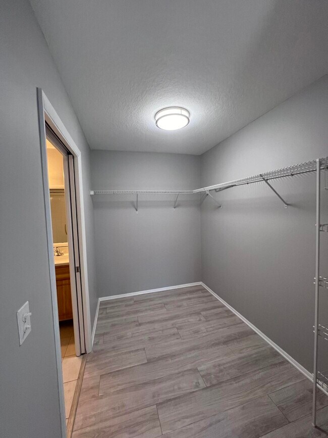 Building Photo - 1851 Long Iron Dr