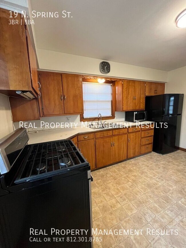 Building Photo - 3 Bedroom, 1 Bath Home East Side