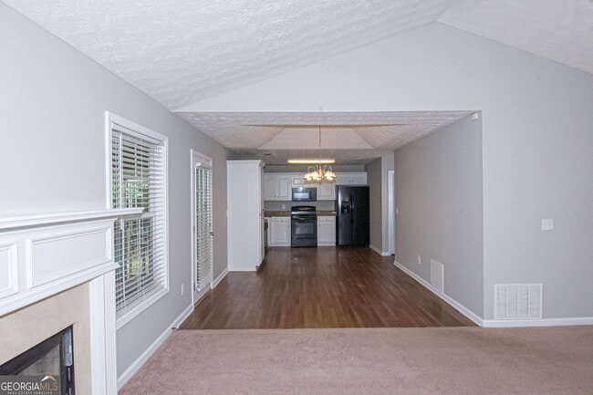 Building Photo - 65 Weldon Pl