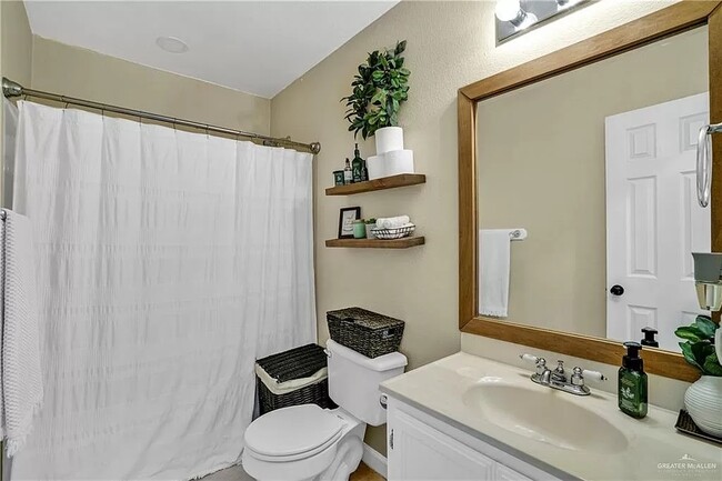 Bathroom 1 - 3116 Highland Park Ave