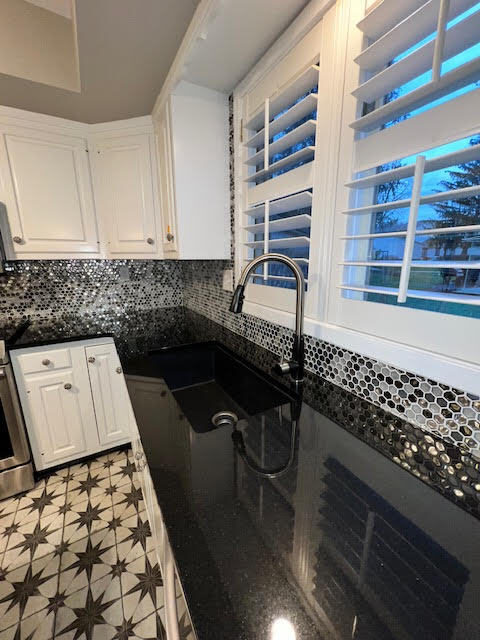 Building Photo - 372 Devon Way