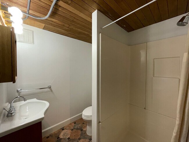 Building Photo - Exceptional Living Within Montavilla 2 Bed...