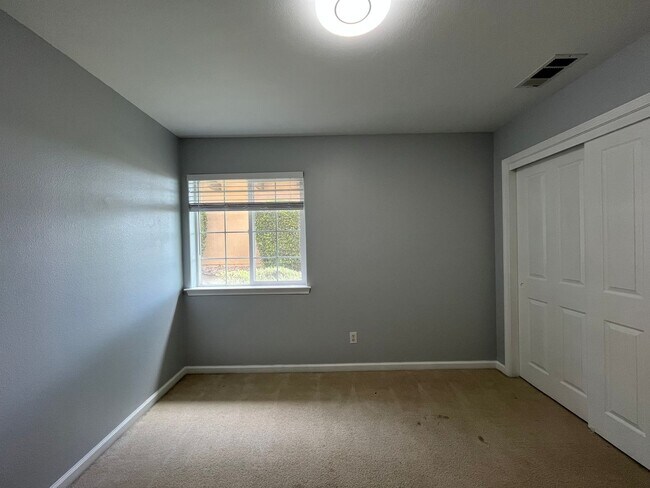 Building Photo - Charming 3 bedroom home in Paso Robles