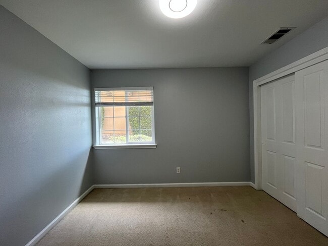 Building Photo - Paso Robles Townhouse, close to downtown!