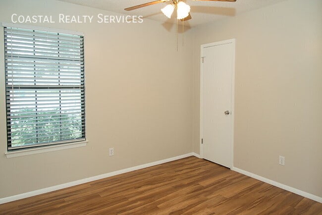 Building Photo - 1116 Greentree Ct
