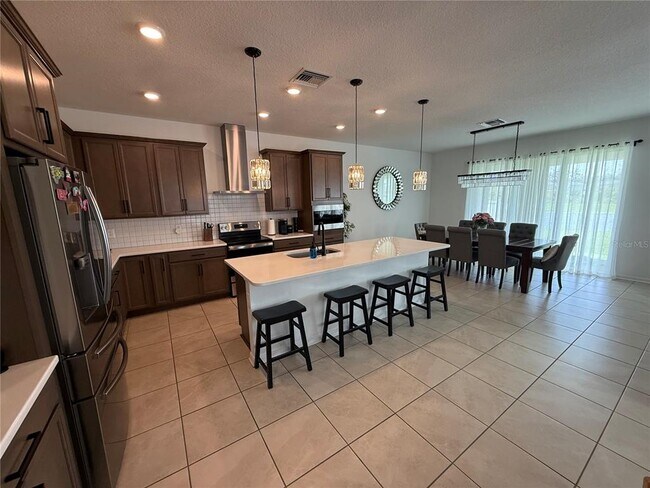Building Photo - 4702 Birdsong Dr