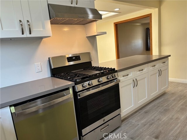 Building Photo - 831 Carob St