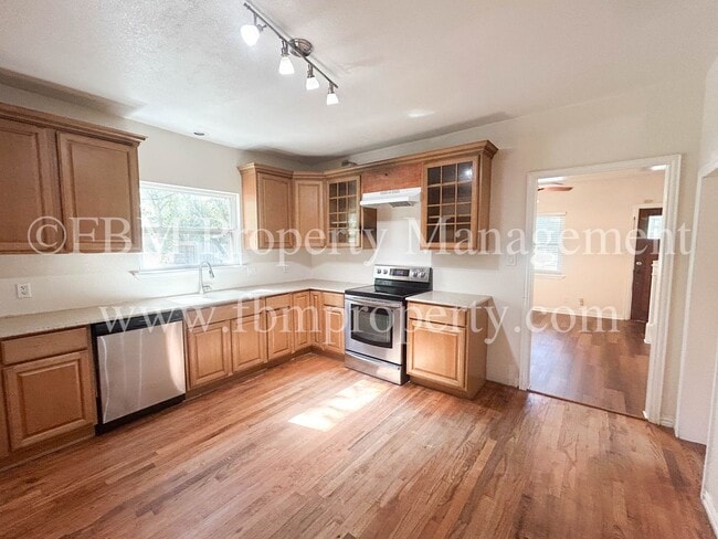 Building Photo - 10693 S Fm 148