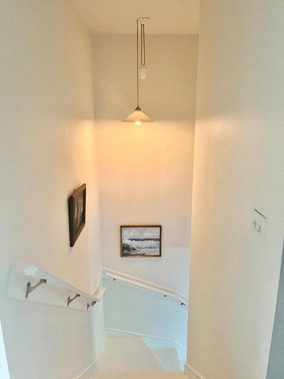 Building Photo - 5 High St Ct