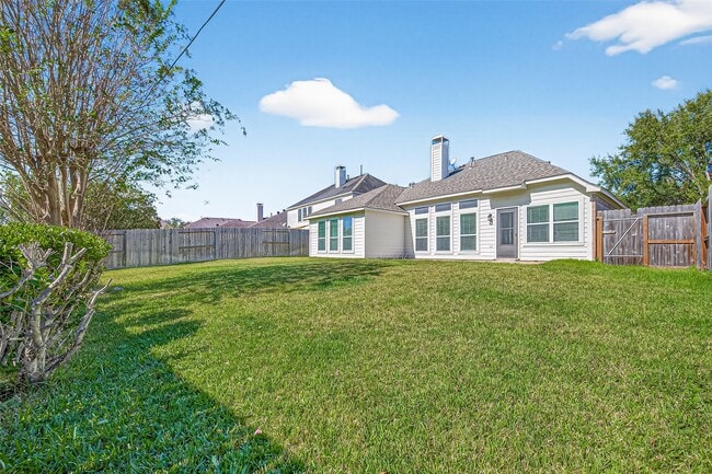 Building Photo - 22523 Cascade Springs Dr