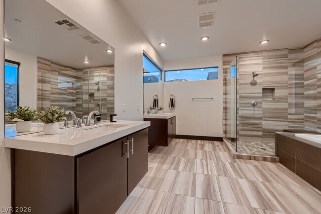 Building Photo - 917 Vegas View Dr