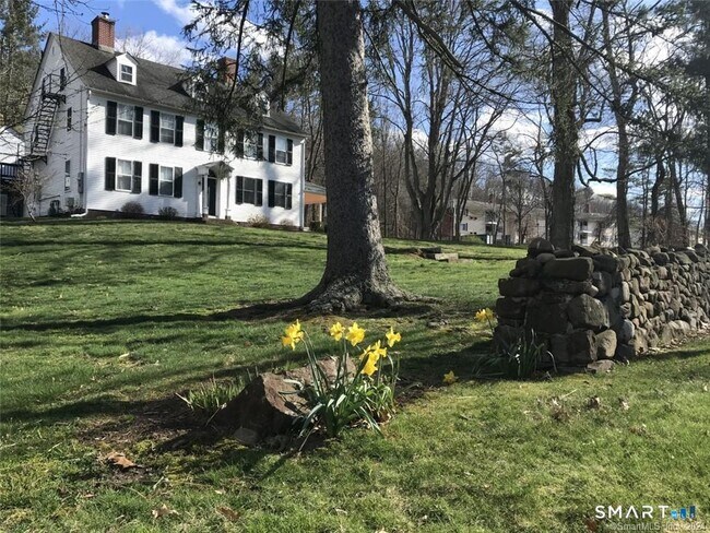 Building Photo - 185 Main St