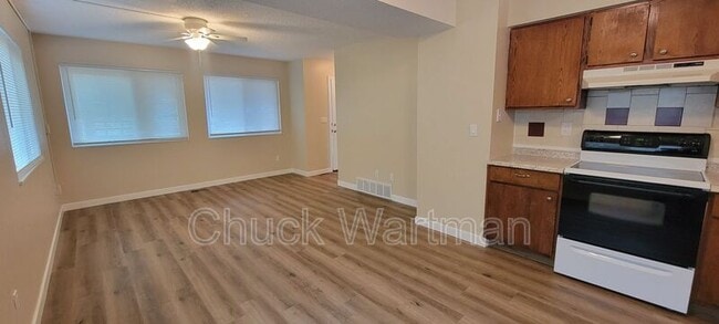 Building Photo - 1225 N Chestnut St