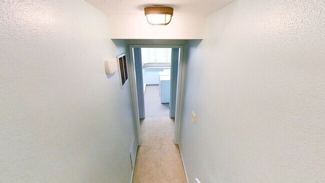 Building Photo - Beautiful Home with 4 Bedrooms and 2 Bathrooms Available in September!