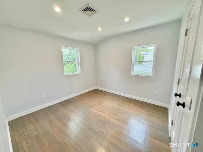 Building Photo - 66 Campfield Dr