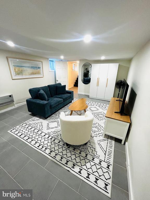 Building Photo - 525 N Broad St