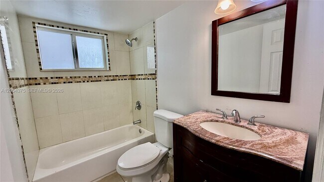 Building Photo - 1548 SW 5th Pl
