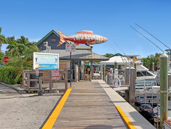 Building Photo - 700 E Boynton Beach Blvd