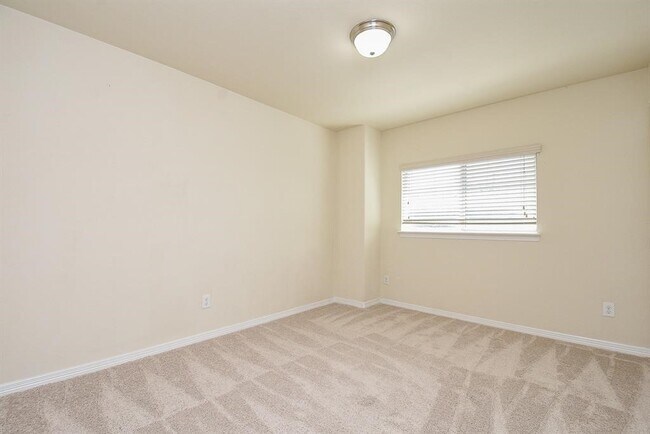 Building Photo - 8908 Clovermist Dr