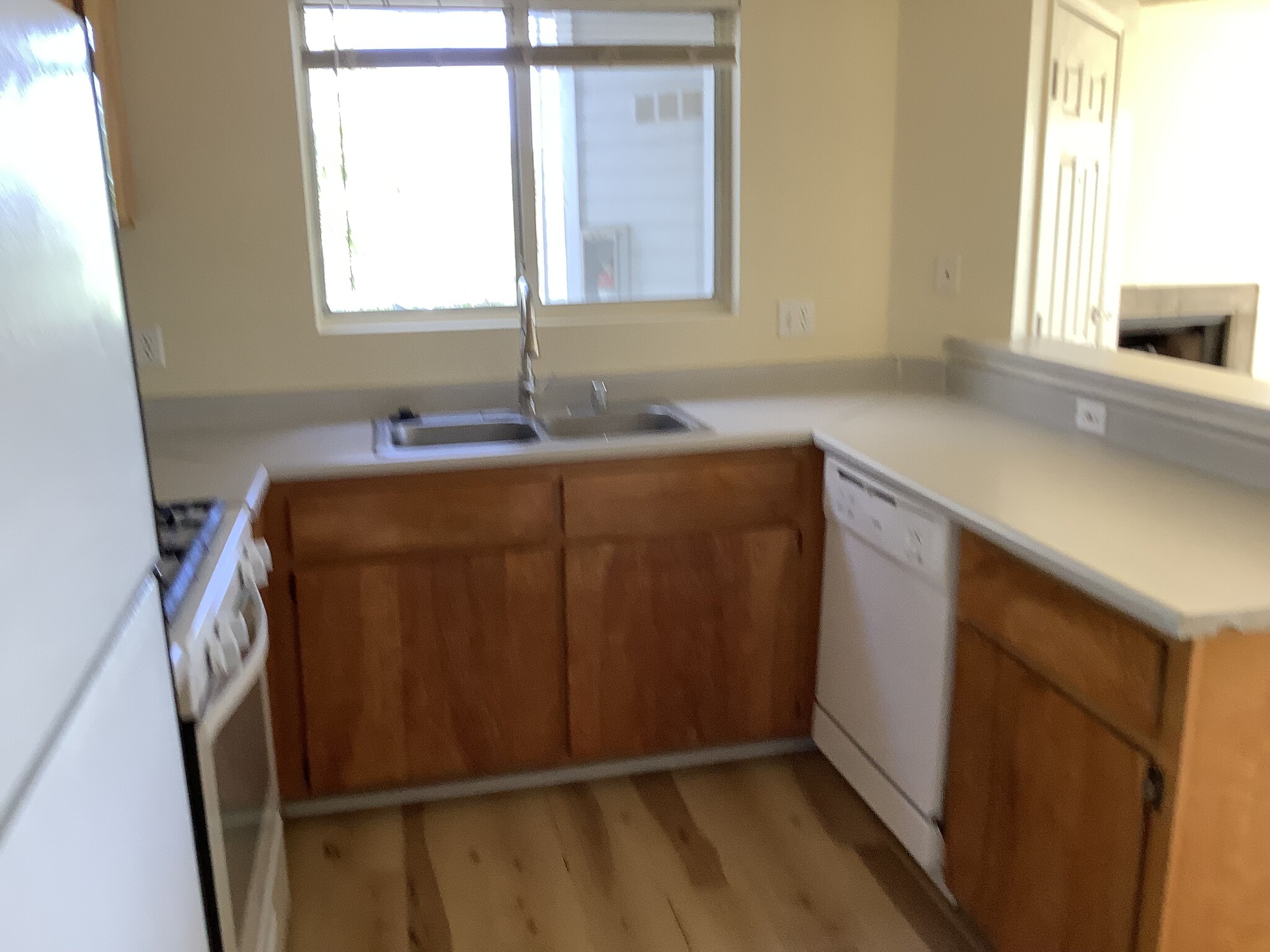 Building Photo - 604 N Bagby Dr