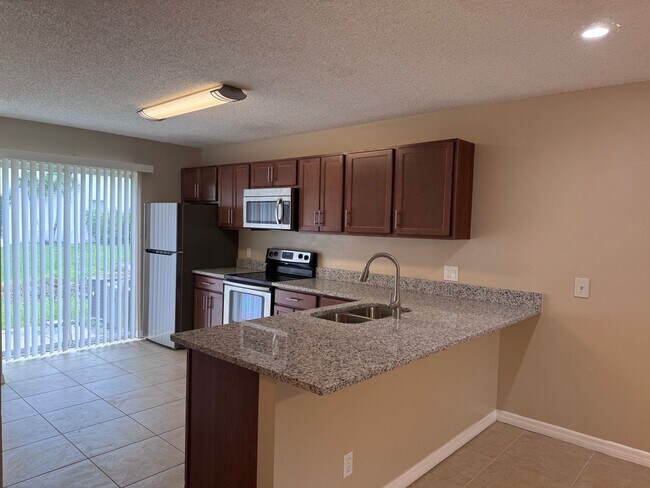 Building Photo - 2/2 first floor unit Lancelot of Winter Park