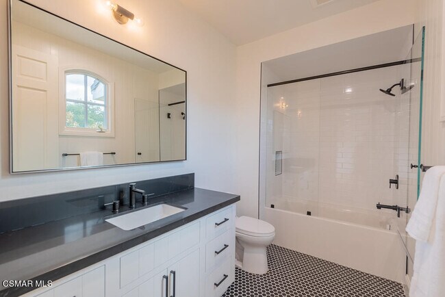 Building Photo - 2390 Crombie Ct