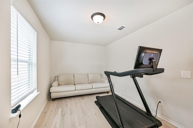 Building Photo - 3407 Knighton Hill Dr