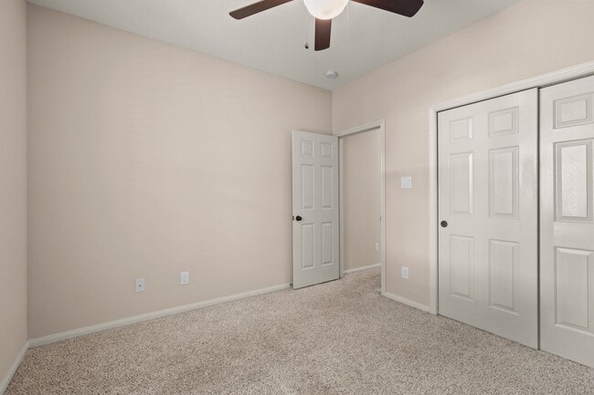 Building Photo - 530 Lockland Ln