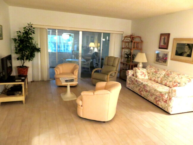 Building Photo - 5780 Fernley Dr W