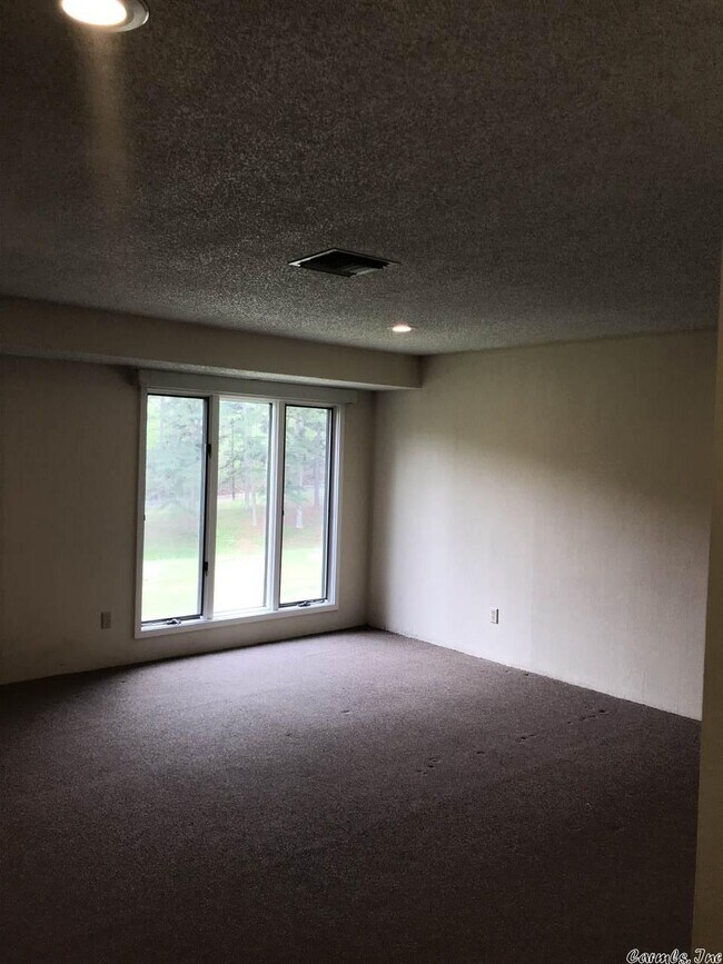 Building Photo - 207 Belvedere Dr