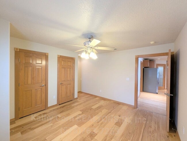 Building Photo - Luxurious Relaxation in Raintree