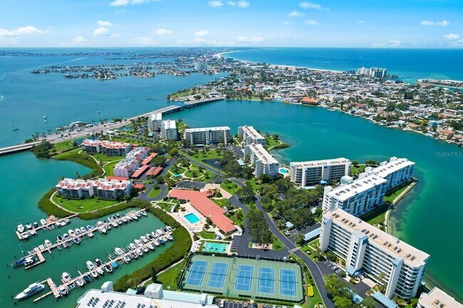 Building Photo - 7912 Sailboat Key Blvd S