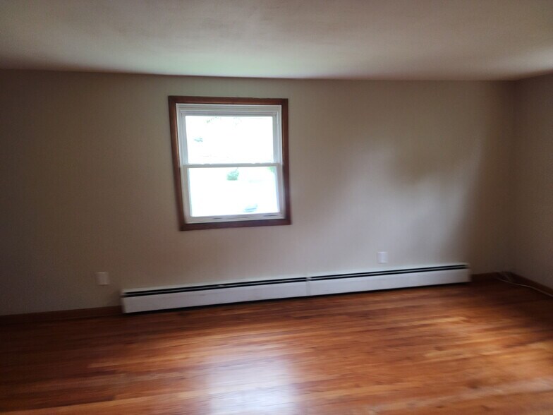 Building Photo - 601 Zimmer Ave
