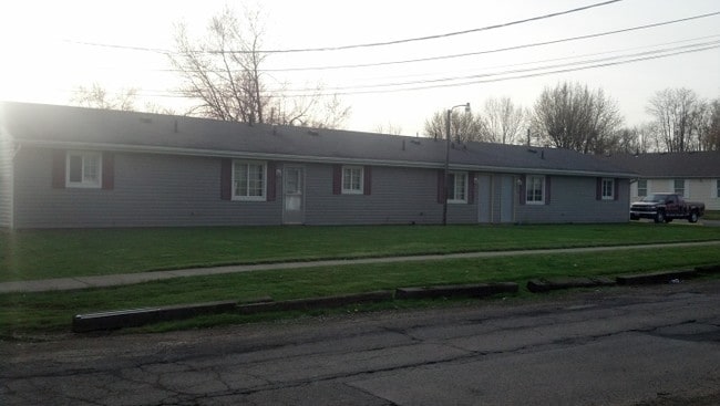Building Photo - 583 Tyler St