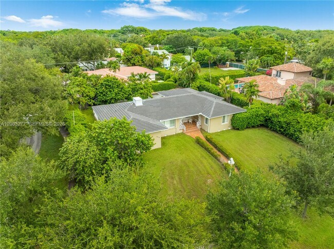 Building Photo - 2514 Granada Blvd