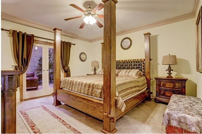 Building Photo - 5141 Del Monte Dr