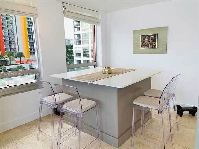 Building Photo - 1541 Brickell Ave