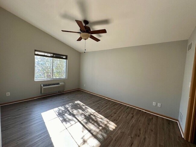 Building Photo - VERY NICE AND NEUTRAL, SECOND FLOOR CONDO, 2BEDROOMS & 2 FULL BATHS. ONE CAR GARAGE