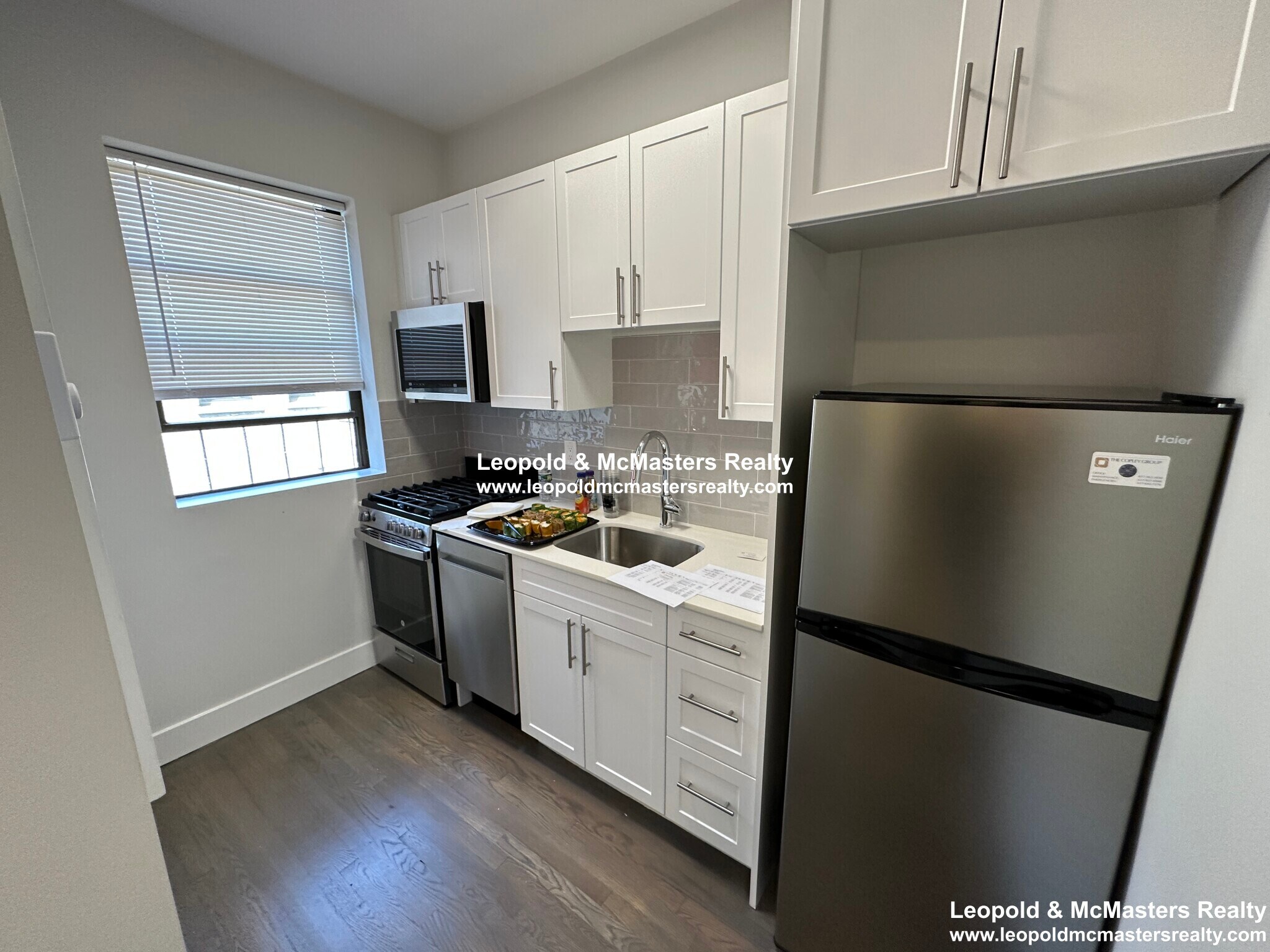 Building Photo - 51 Park Dr