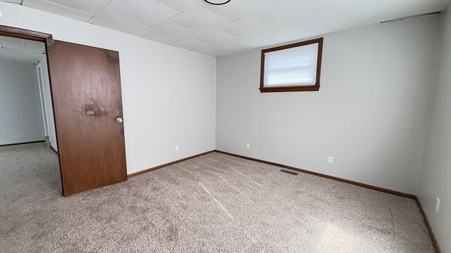 Building Photo - Beautiful Muncie Property!