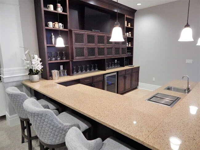 Building Photo - 725 Harbor Watch Dr