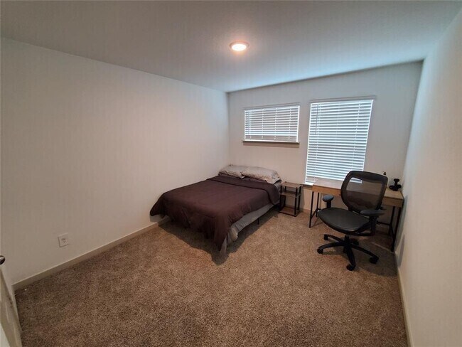 Building Photo - 6910 Dell Vista Drive