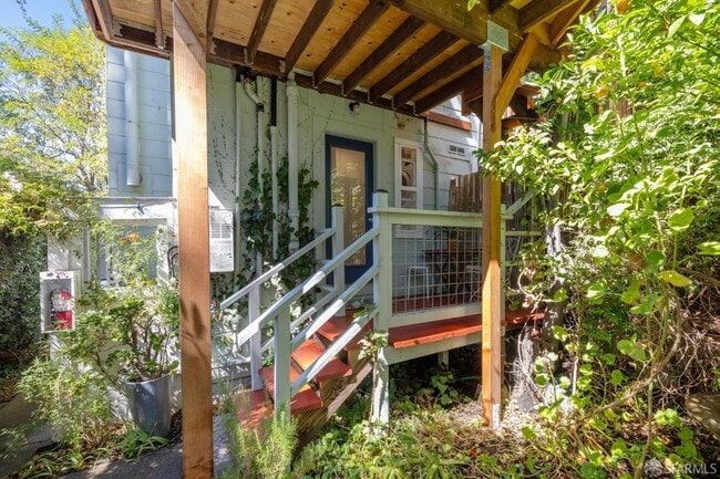 Building Photo - 1742 Blake St