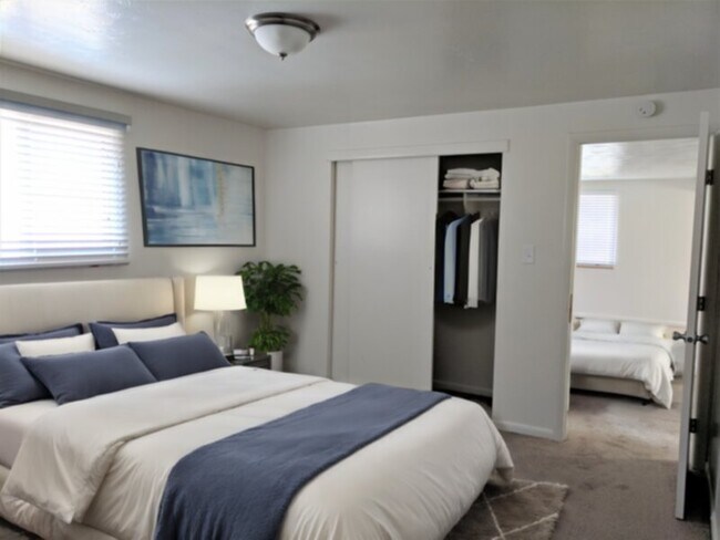 Building Photo - 3237 S Huron St