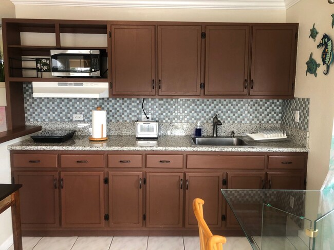 Building Photo - Charming Studio/1/1, Located in Waimanalo,...