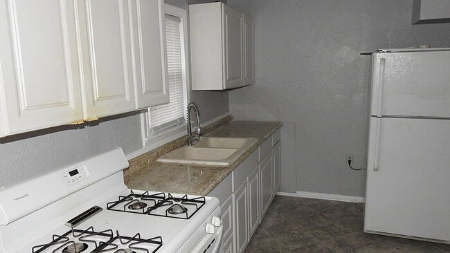 Building Photo - Cute little 1 bedroom house in Independenc...