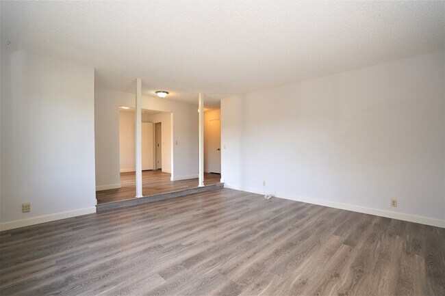 Building Photo - Beautiful Single Family Home in Desirable ...