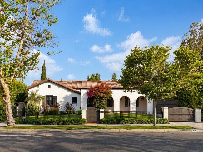 Building Photo - 917 S Ridgeley Dr